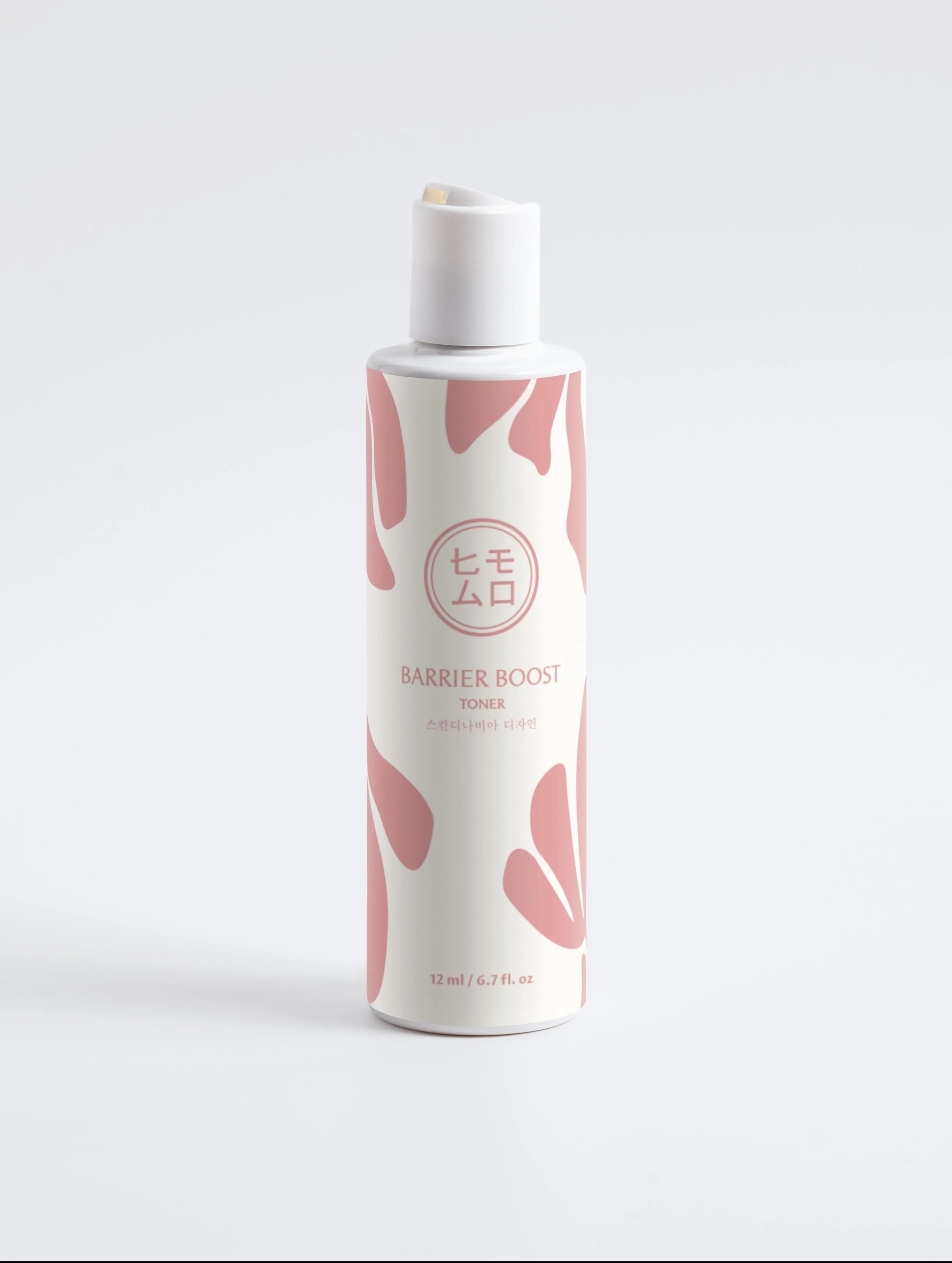 Barrier Boost tonerflaska med rosa och vit minimalistisk design på vit bakgrund, K-beauty hudvård.